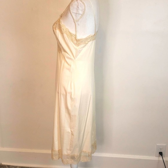 Vintage Ivory Slip - Picture 6 of 8